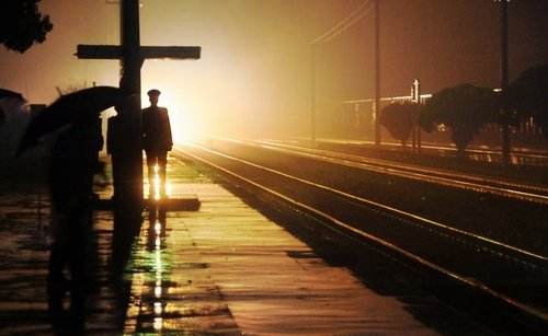 《温柔与爱情无关的英文句子》精选25句：探索情感表达新境界